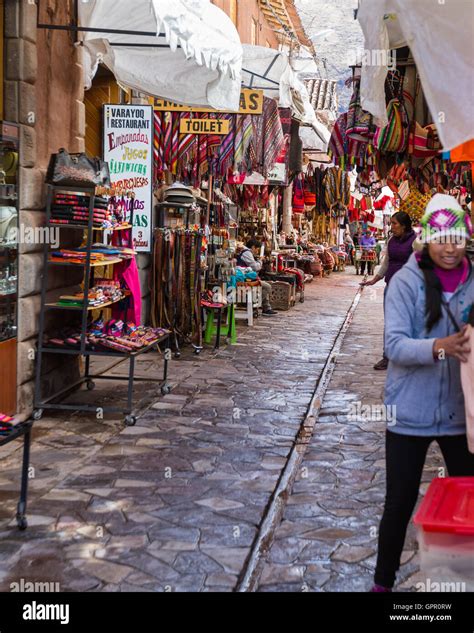 Pisac, Peru - May 15: Alleyways of the Market of Pisac filled with ...