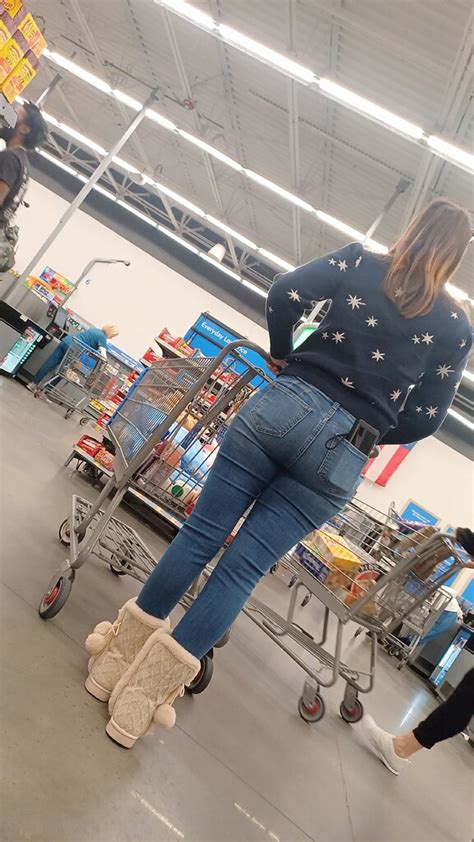 Cute Milf Nice Ass In Jeans Oc Tight Jeans Forum