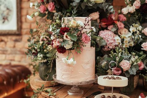 Chá de lingerie para as noivas decoração brincadeiras e mais ideias