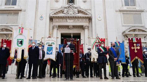 Le Marche Per La Pace A Loreto In Tanti Alla Marcia