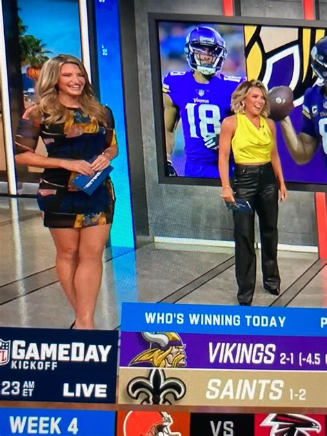 NFL Network’s Cynthia Frelund and Colleen Wolfe : r/hot_reporters