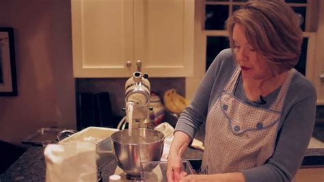 Glados Bakes A Cake Ellen Mclain With Glados Voice Youtube