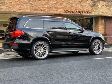 Mercedes-Benz GL550 Black with Brixton Forged R15 Targa Aftermarket Wheels | Wheel Front