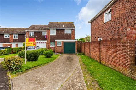 Thatcham Rg19 Rg19 3 Bed End Of Terrace House £325 000