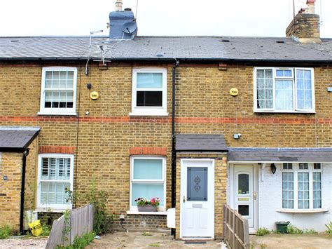 2 Bed Terraced House For Sale In Trout Road Yiewsley West Drayton