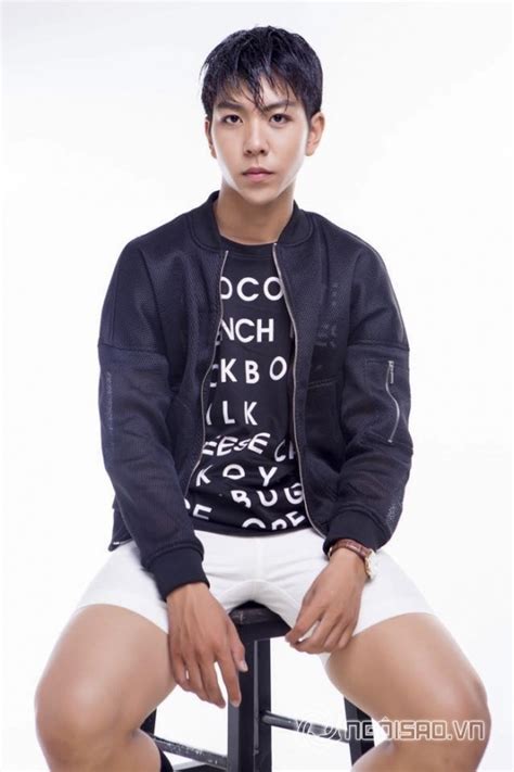 Chân dung em trai đẹp như hot boy Hàn Quốc của Á hậu Thúy Vân