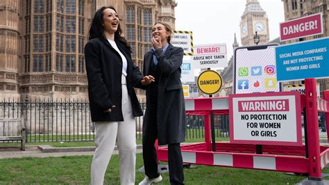 Sharing Intimate Images Without Consent Outlawed In Revenge Porn Crackdown