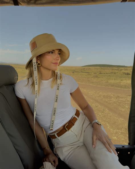 8 Elevated Safari Outfits For Your African Getaway