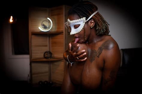 Big Titty Ebony Teases Nude Pics Xhamster