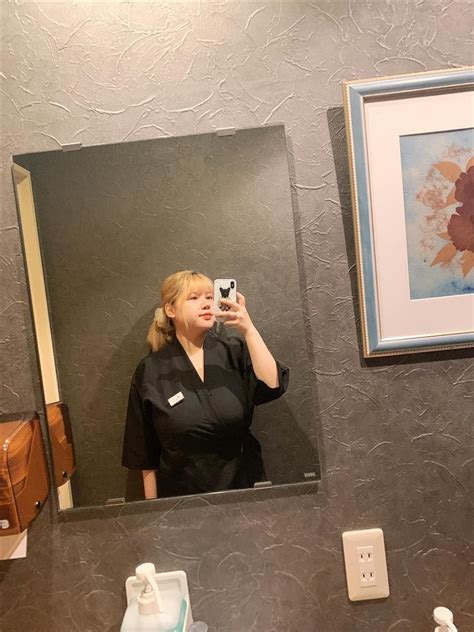 Hot girl ngực khủng show ảnh làm thêm ở Nhật antifan mỉa mai sốc