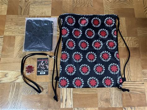 Yahoo オークション Red Hot Chili Peppers レッチリ VIP S席 グッズ