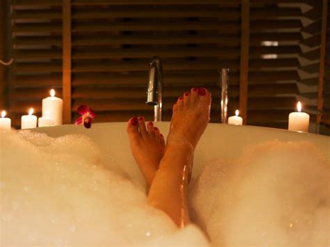 Five essential gifts for weed lovers | The Growthop