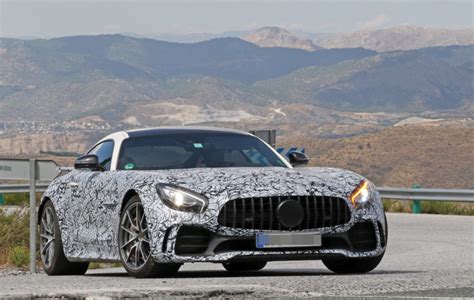 Mercedes AMG GT Black 3 画像レクサスっぽいクワッドエキゾーストパイプを発見メルセデスAMG GT Rのブラック