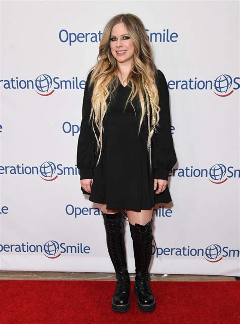Avril Lavigne Operation Smile Hollywood Fight Night 07 Gotceleb