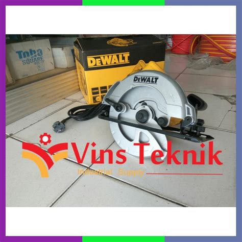 Jual Mesin Potong Kayu Dwe561 Circular Saw Dewalt Dwe 561 Shopee Indonesia