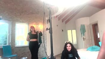 PERRA DESNUDA ES DOMINADA ANALMENTE POR UNA POLLA NEGRA MONSTRUOSA XVIDEOS