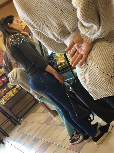 Tight Bubble Milf At Subway Tight Jeans Forum