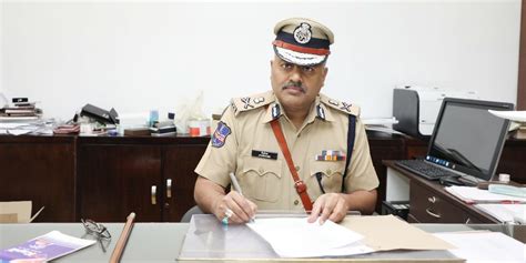 jitender ips  frontrunner   contenders  post  telangana