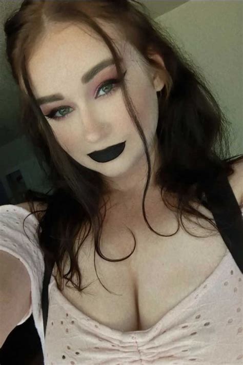 Emerald NUDE Emeraldxxx OnlyFans