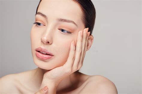 Pretty Girl With Brown Hair Clean Fresh Skin Naked Shoulders Put Her Face On Laid Stock Image