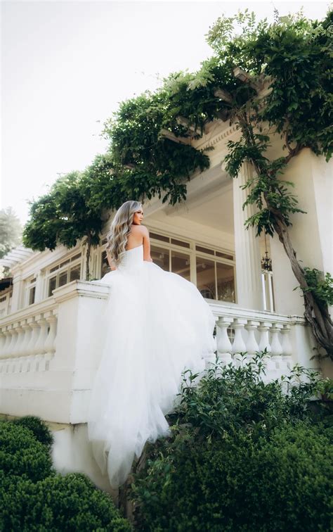 Modern Princess Corset Ballgown Wedding Dress in Satin and Tulle