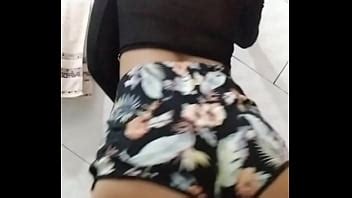 Atascando los pequeños pantalones cortos dando a los fanáticos un regalo XVIDEOS