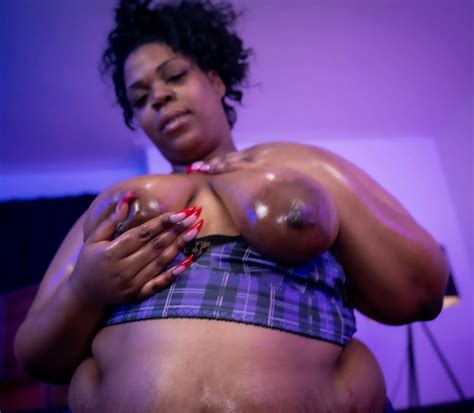 Bbw Plays With Her Nipples Nude Pics Xhamster