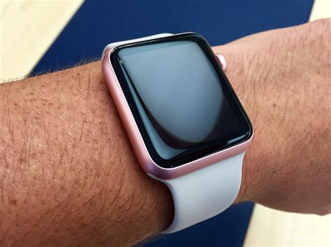 Photo gallery: Gold and Rose Gold Apple Watch Sport