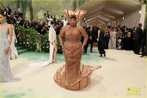 Lizzo Wears an Elaborate Headpiece at Met Gala 2024: Photo 5037892 ...