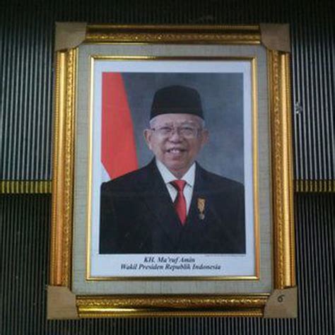 Foto Wakil Presiden Plus Pigura