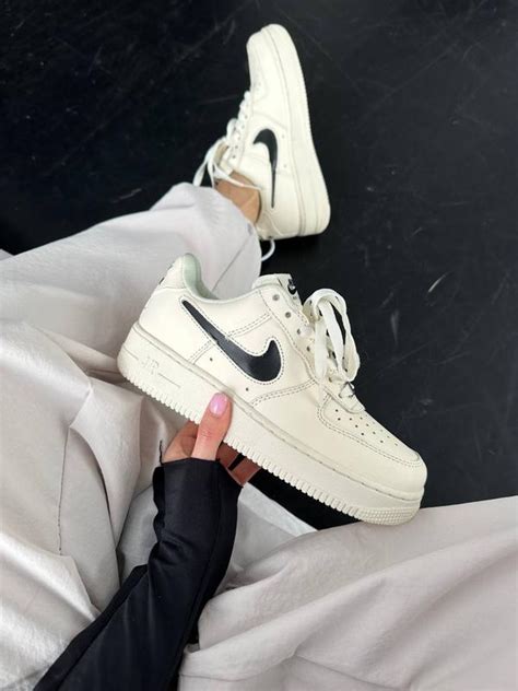 Nike air force 1 low cream black swoosh, женские кроссовки найс форс ...