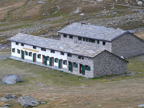 Refuge Vittorio Sella Camptocamp Org