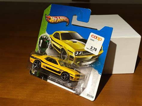 08 Dodge Challenger SRT8 1 64 Hot Wheels 2013 HW Showroom Neu gemäss Beschreibung in Wohlen