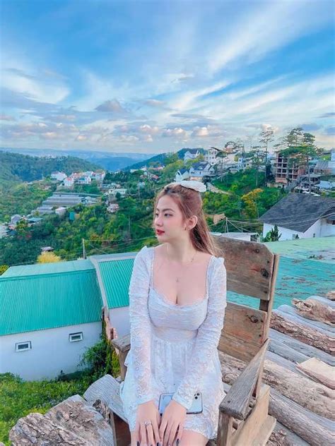 Top Nh Tiktoker T Qu Nh H Ng Bikini Khoe Ng C Kh Ng