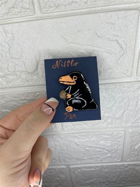 Niffler Niffler Pin Fantastic Beasts Harry Potter Niffler With Coin