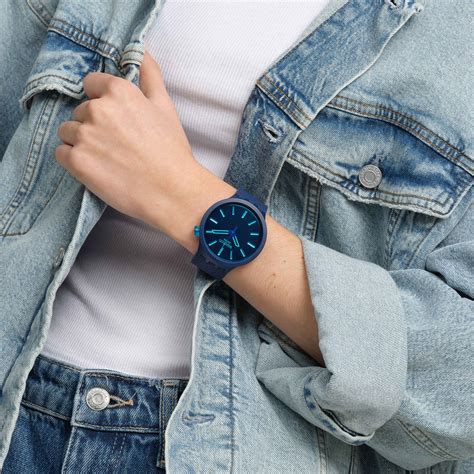INDIGO GLOW - SB05N113 | Swatch® Official Online Store