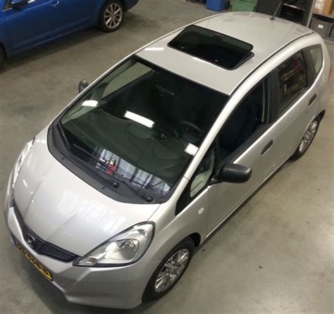 Een Sunroof In Een Honda Jazz