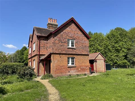 2 Bedroom Semi Detached House To Let In White Waltham From Pike Smith