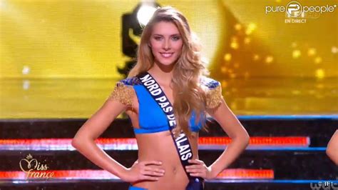 Camille Cerf Bikini et robe de princesse la folle soirée de Miss