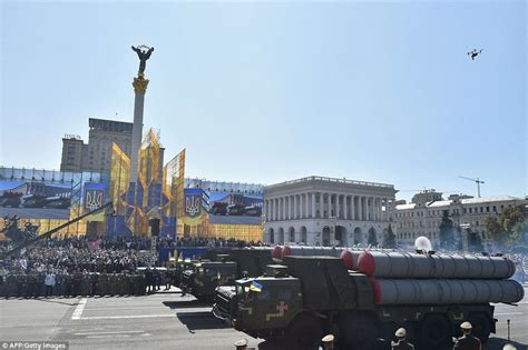 Ukraine hosts huge parade to celebrate 27th anniversary of independence