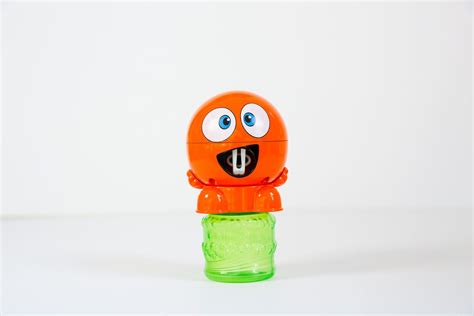 Мыльные пузыри Gazillion Чудик, р-р 59мл, красный GZ36569 – купить в ...