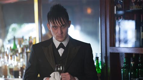 15 photos: Iowa actor plays Penguin on ‘Gotham’