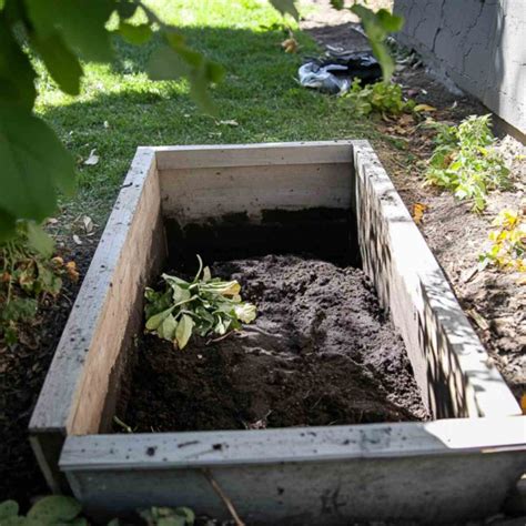 organic composting area ideas  turn waste  garden gold