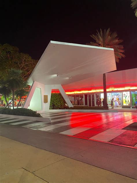 The trash crisis in Puerto Rico is indeed a multifaceted problem