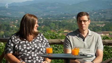 A Place In The Sun host speechless as buyers storm off midway through