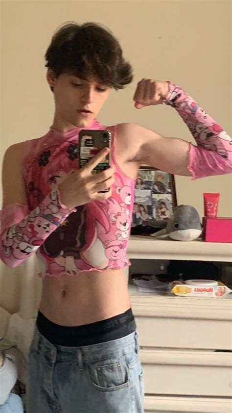 Pin by A on مرات الحفظ السريع Queer fashion Gay outfit Gender fluid fashion