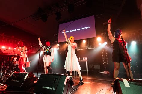 Regierungskritik In Sturmmasken Pussy Riot Erhalten Haftstrafe