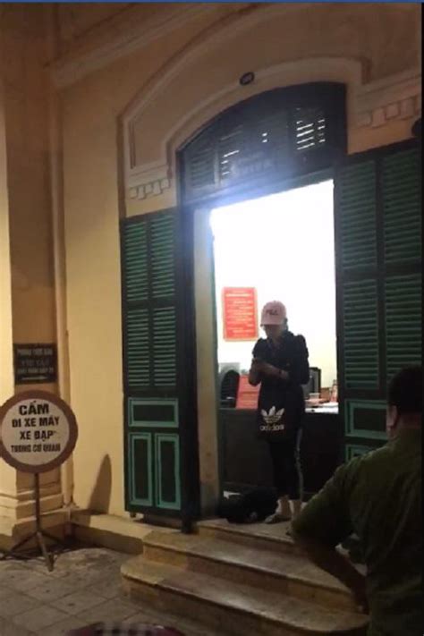 Sau Khi B U I Nh M Con Hot Girl Bella C Chuy N N Trung T M B O Tr X H I