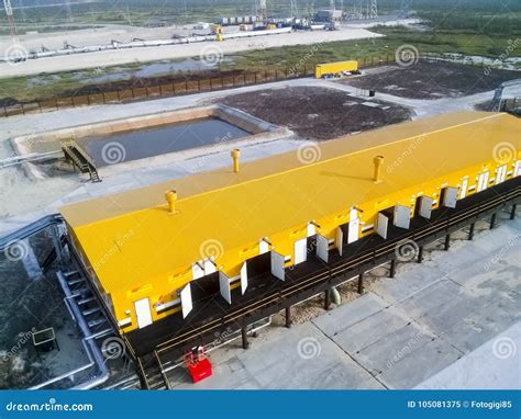 Yellow Building Oil Pumping Station For Oil Pumping Oilfield