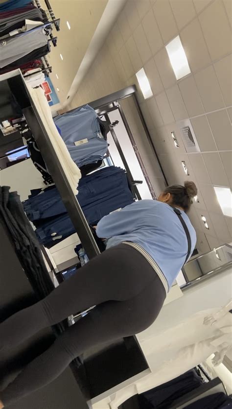 First Post Big Ass Latina Milf In Black Leggings Spandex Leggings Yoga Pants Forum